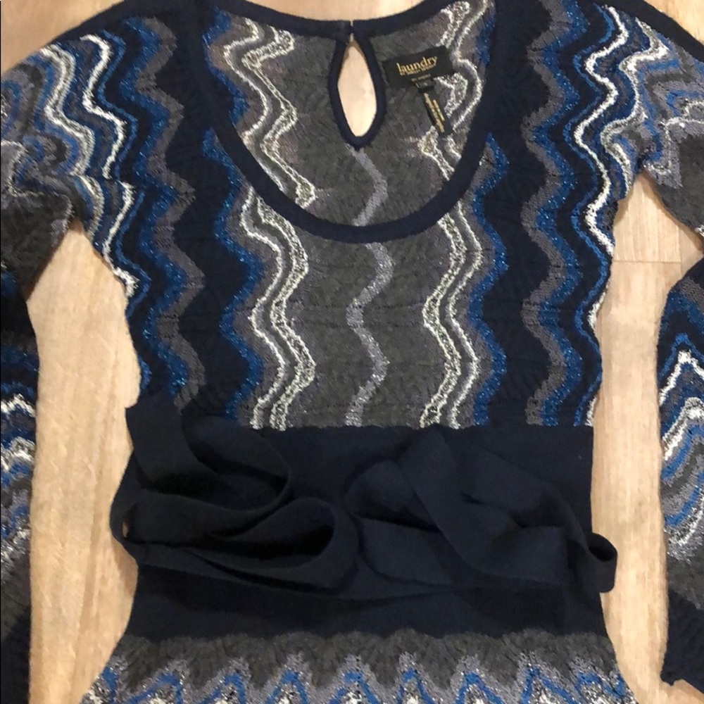 Dress - Picture 3 of 3
